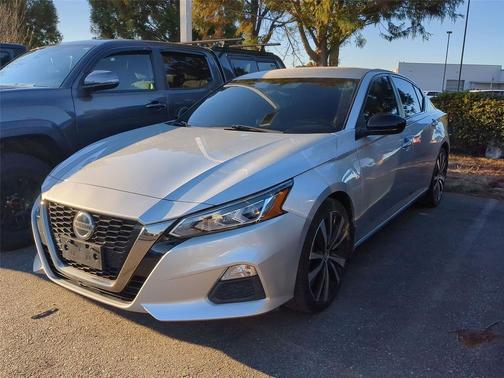 2021 Nissan Altima SR FWD