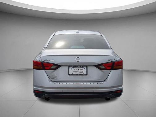 Brilliant Silver Metallic 2021 Nissan Altima SR FWD