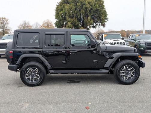 2026 Jeep Wrangler 4-Door Sahara 4x4