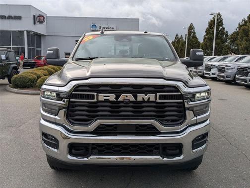 2025 RAM 2500 Big Horn Crew Cab 4x4 6'4' Box