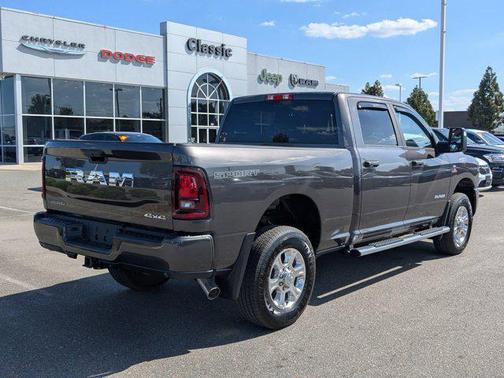 2025 RAM 2500 Big Horn Crew Cab 4x4 6'4' Box