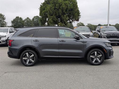 2022 Kia Sorento S