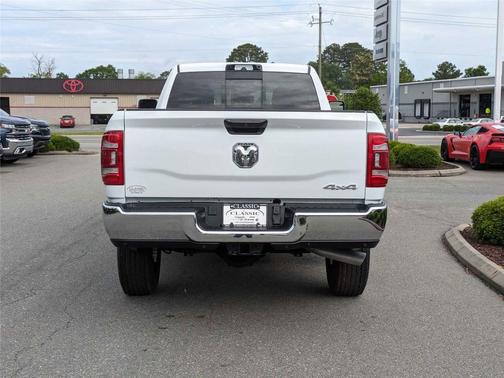 2024 RAM 2500 Tradesman Crew Cab 4x4 8' Box