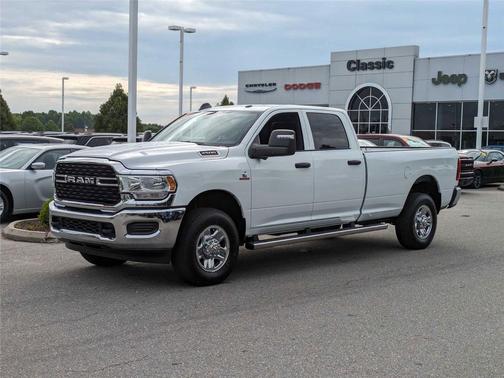 2024 RAM 2500 Tradesman Crew Cab 4x4 8' Box