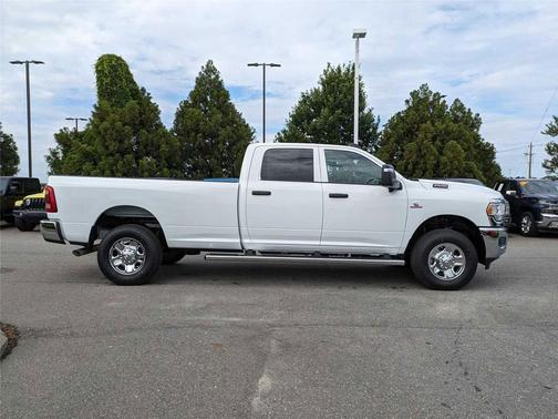 2024 RAM 2500 Tradesman Crew Cab 4x4 8' Box