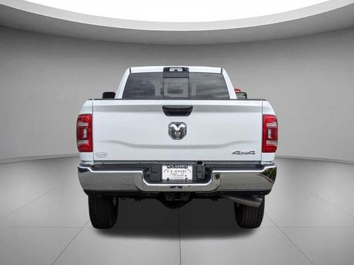 2024 RAM 2500 Tradesman Crew Cab 4x4 8' Box