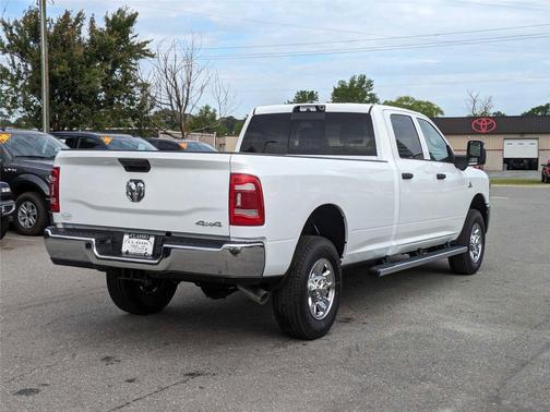 2024 RAM 2500 Tradesman Crew Cab 4x4 8' Box