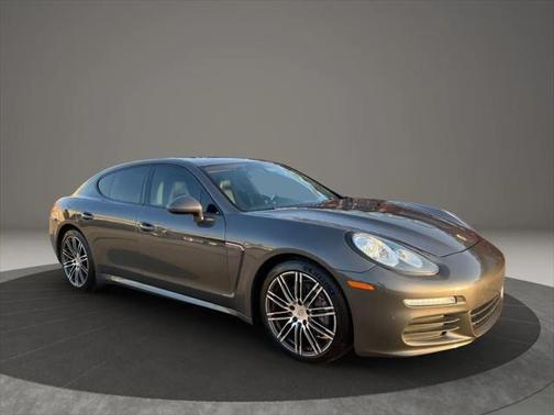 2014 Porsche Panamera 4