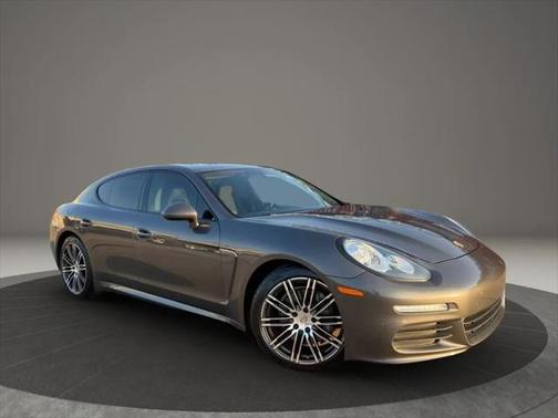 2014 Porsche Panamera 4