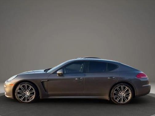2014 Porsche Panamera 4