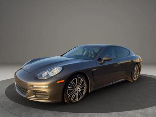 2014 Porsche Panamera 4