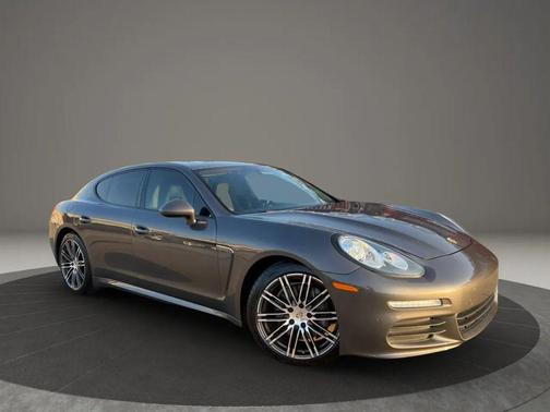 2014 Porsche Panamera 4