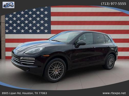 Jet Black Metallic 2014 Porsche Cayenne Platinum Edition