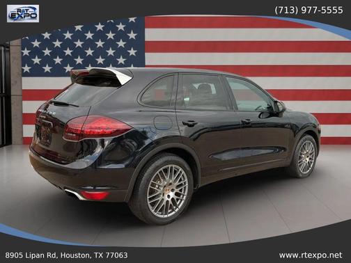 Jet Black Metallic 2014 Porsche Cayenne Platinum Edition