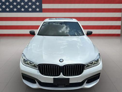 2019 BMW 750 I