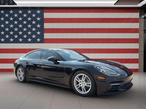 2017 Porsche Panamera 4