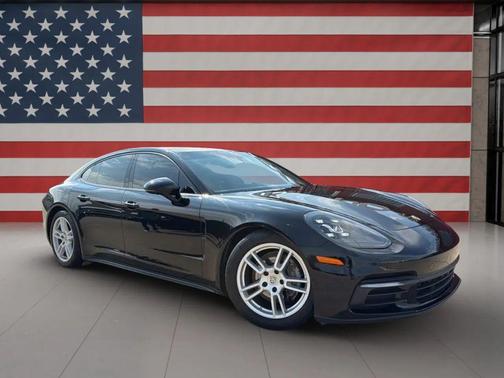 2017 Porsche Panamera 4