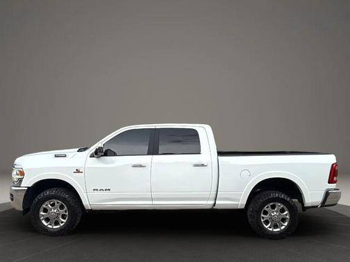 2022 RAM 2500 Laramie Crew Cab 4x4 6'4' Box