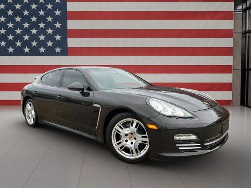 2013 Porsche Panamera 4 Platinum Edition