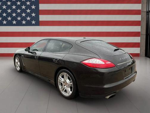 2013 Porsche Panamera 4 Platinum Edition