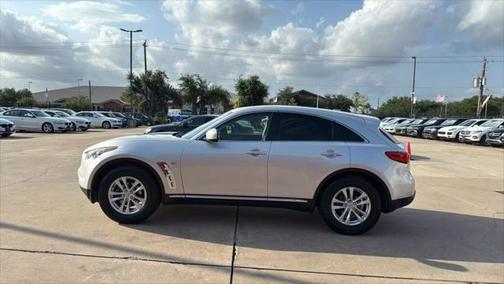 2016 INFINITI QX70 Base