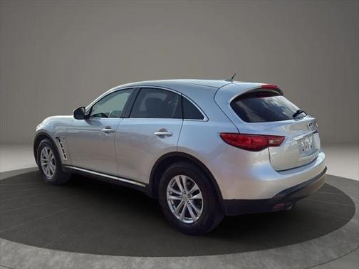 2016 INFINITI QX70 Base