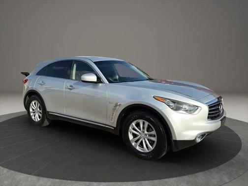 2016 INFINITI QX70 Base