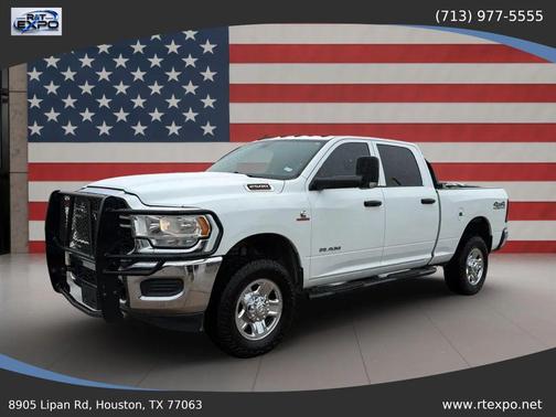 Bright White Clearcoat 2022 RAM 2500 Tradesman Crew Cab 4x4 6'4' Box