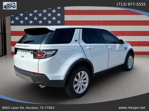 White 2018 Land Rover Discovery Sport SE