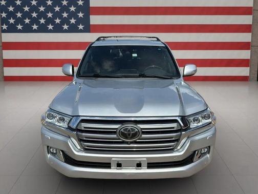 2018 Toyota Land Cruiser Base