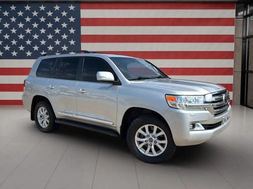 2018 Toyota Land Cruiser Base