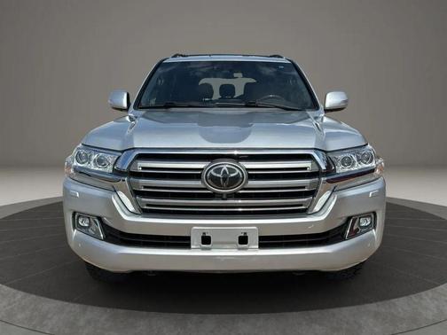 2018 Toyota Land Cruiser Base