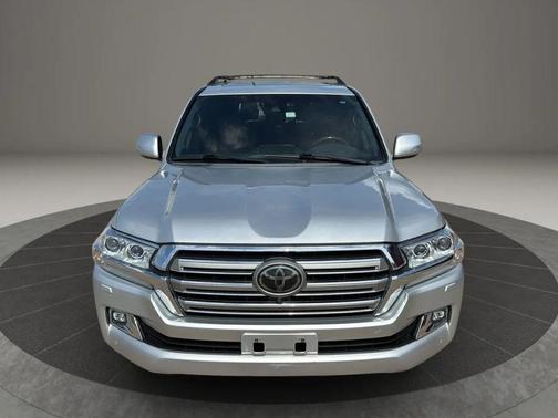 2018 Toyota Land Cruiser Base