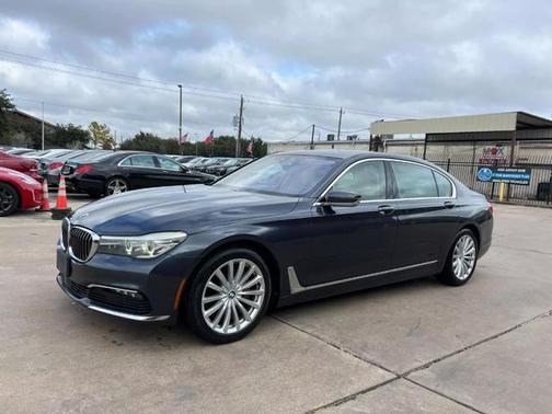 2016 BMW 740 4dr Sdn 740i RWD