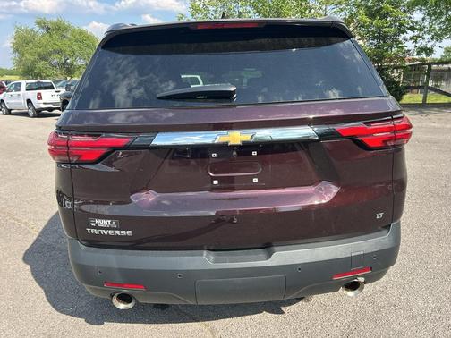 Black Cherry Metallic 2022 Chevrolet Traverse LT Cloth