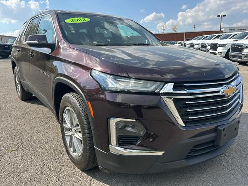 Black Cherry Metallic 2022 Chevrolet Traverse LT Cloth