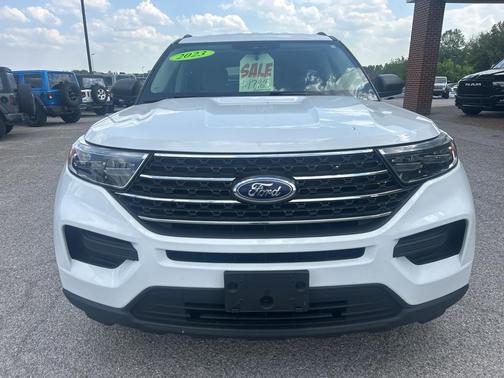 Oxford White 2023 Ford Explorer XLT