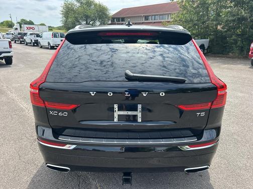 Onyx Black Metallic 2021 Volvo XC60 T5 Inscription