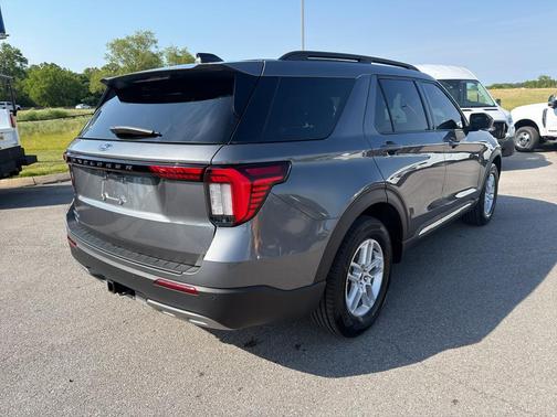 Carbonized Gray Metallic 2025 Ford Explorer Active