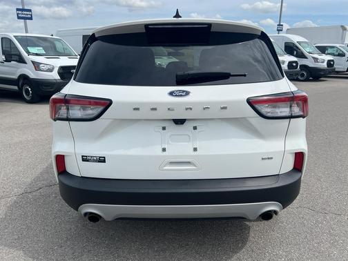 Star White 2021 Ford Escape SE