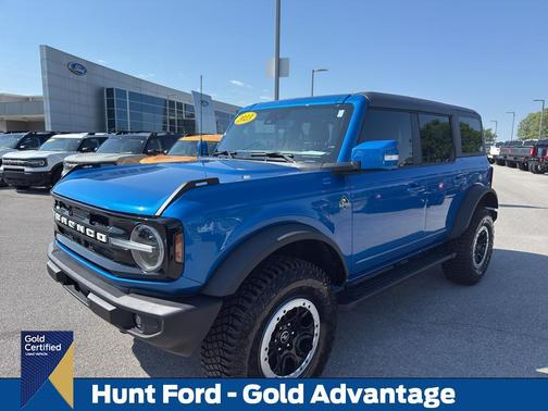 Velocity Blue Metallic 2023 Ford Bronco Outer Banks