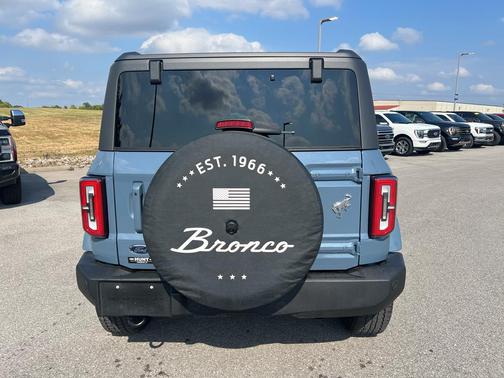 2024 Ford Bronco Outer Banks