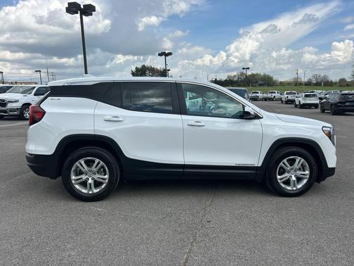 Summit White 2023 GMC Terrain SLE