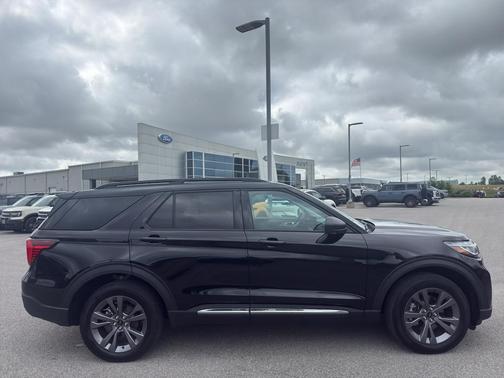 Agate Black Metallic 2025 Ford Explorer Active
