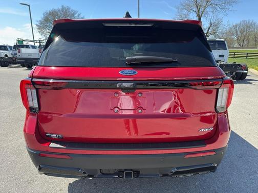 Rapid Red Metallic Tinted Clearcoat 2025 Ford Explorer ST-Line