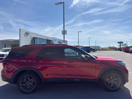 Rapid Red Metallic Tinted Clearcoat 2025 Ford Explorer ST-Line