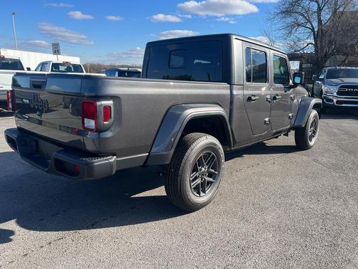 2025 Jeep Gladiator Sport