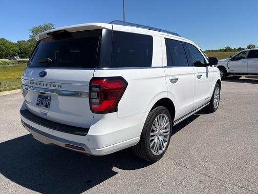 Star White 2023 Ford Expedition Platinum