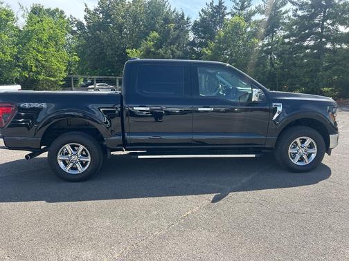 Agate Black Metallic 2024 Ford F-150 XLT
