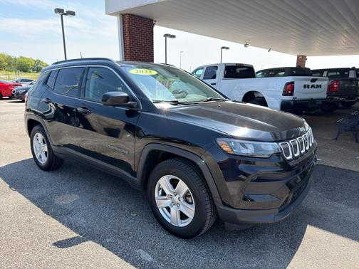 Diamond Black 2022 Jeep Compass Latitude
